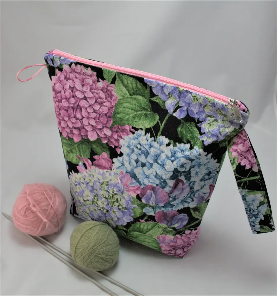 Zipper Hydrangea Black XL 4.webp