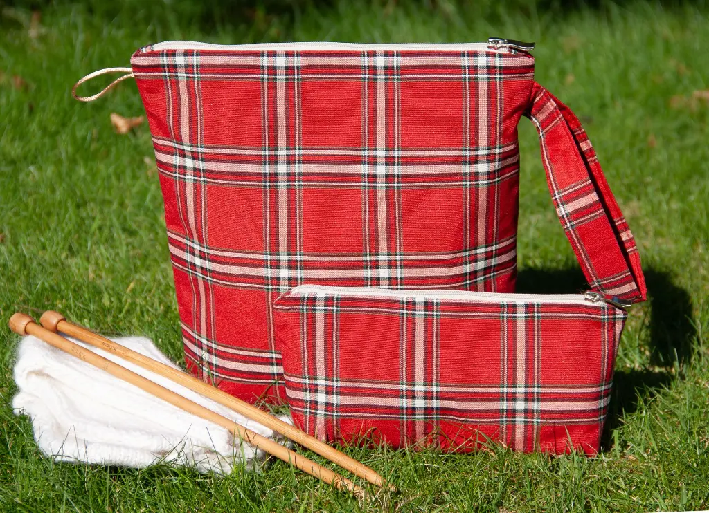 Set Zipper Plaid Red XL Front.webp