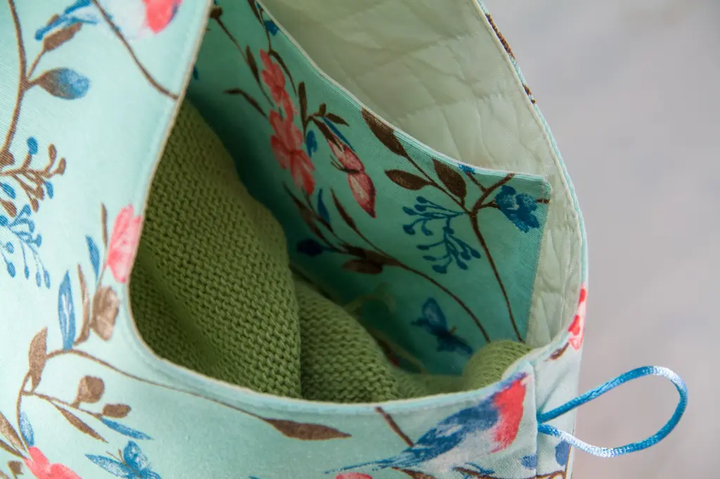 Inside Wrist Bird  Bullfinch Azure L.webp