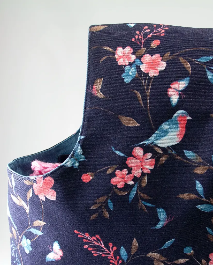 Wrist Bird  Bullfinch Navy Blue L Croped Front Left.webp