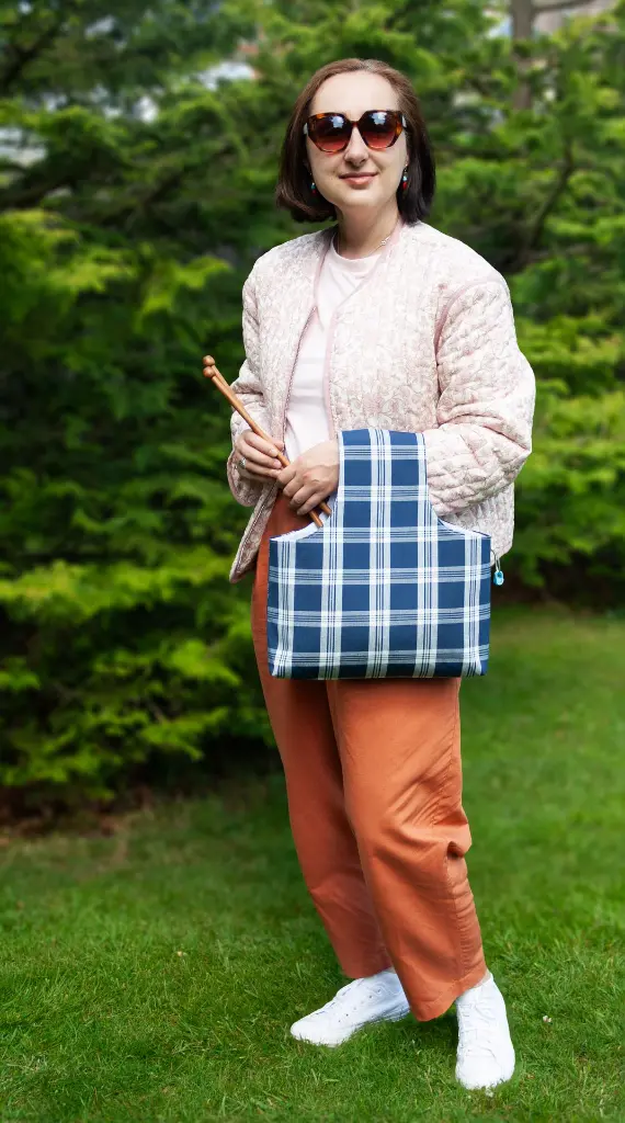 Wrist Plaid Rustikana Navy L with Nadiia.webp