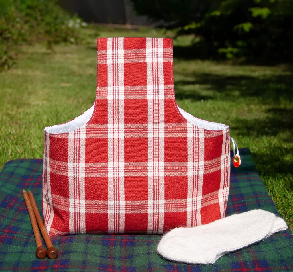 Wrist Plaid Rustikana Red L Front 2.webp