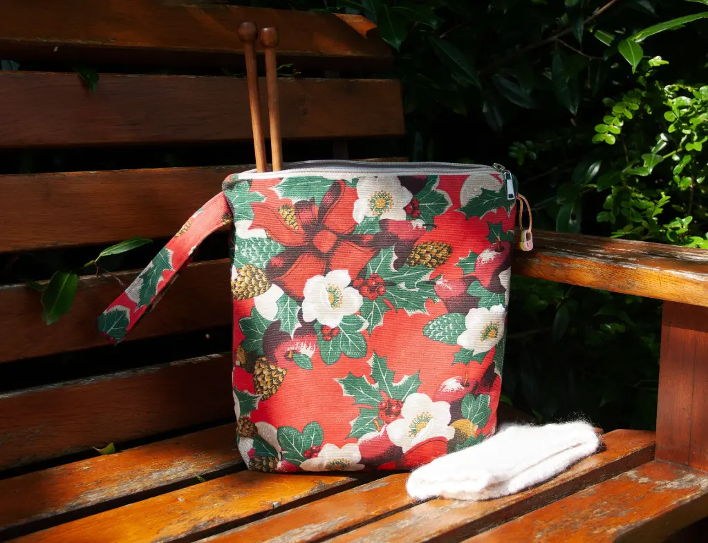 Zipper Xmas Christmas Flower Red XL Front 2-2.webp