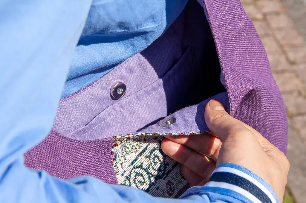 Inside Hobo Bag Tribal Print Violet M Croped.webp