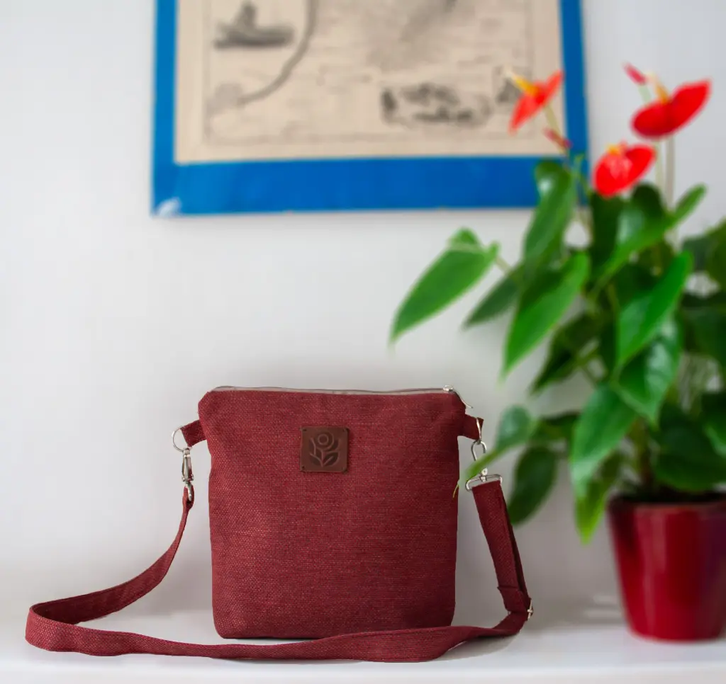 Medium Crossbody Bag Orsa Cherry Beige M Front.webp