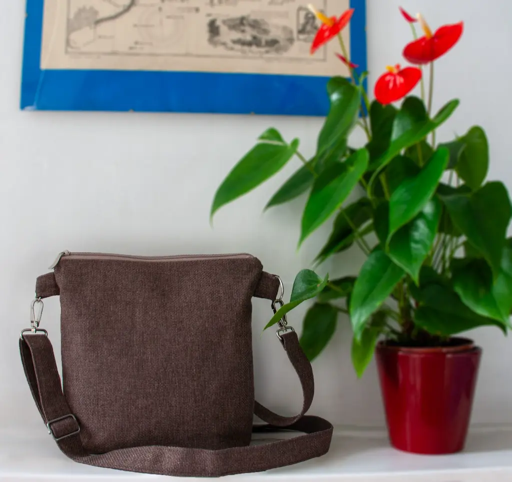 Medium Crossbody Bag Orsa Coffee with Milk M Back Front.webp