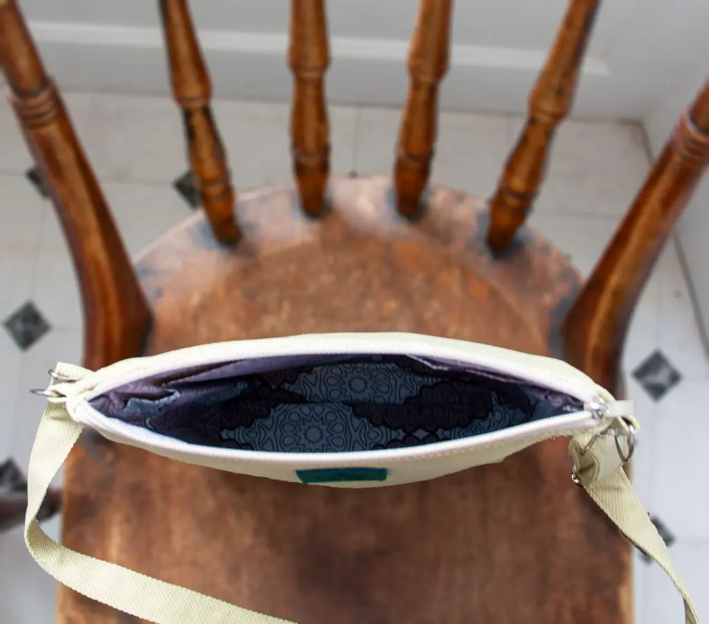 Medium Crossbody Bag Orsa Light Green Beige M Inside.webp